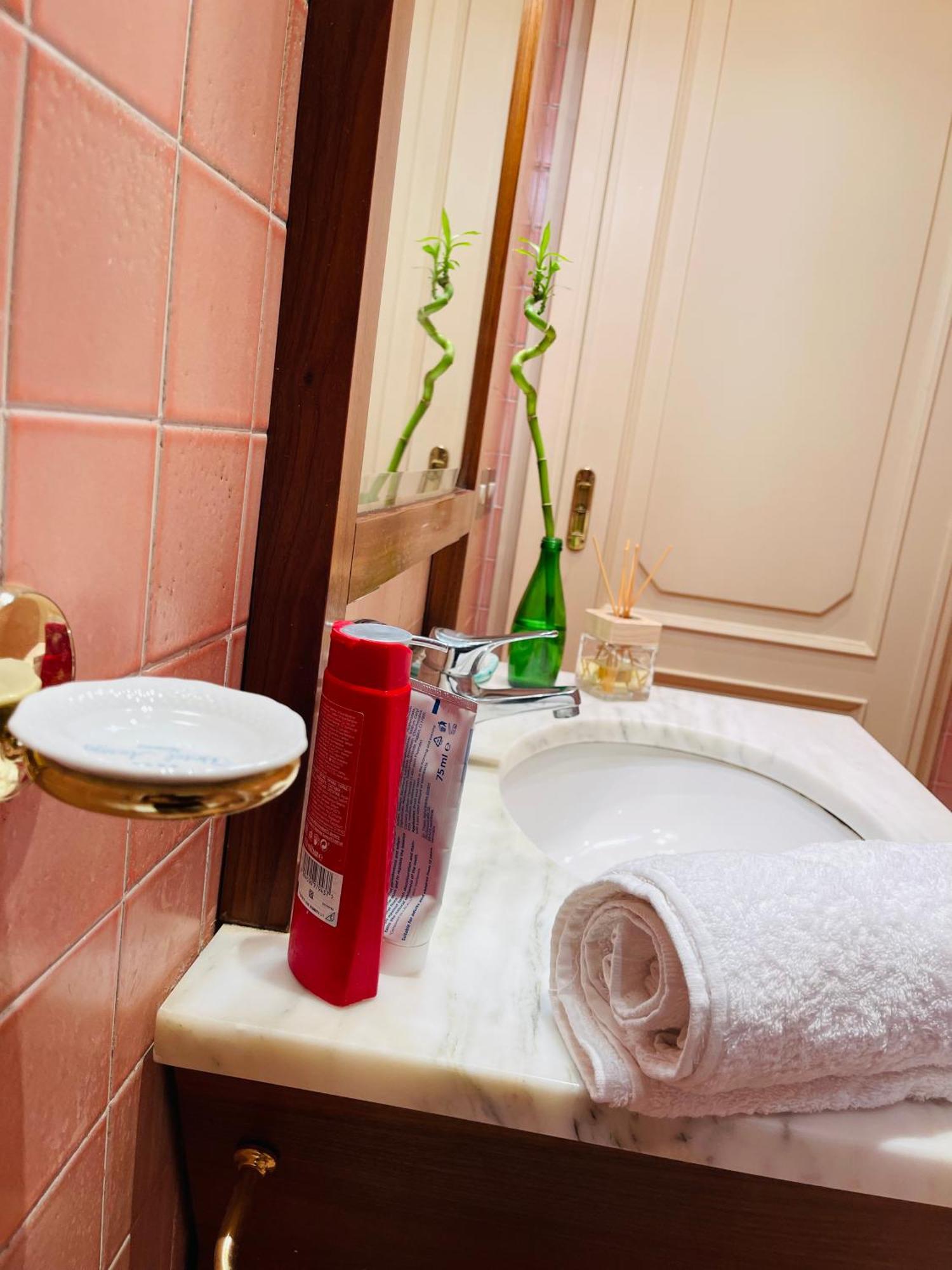Holiday Colosseum Rome Bed & Breakfast Dış mekan fotoğraf